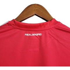 Camisa Retrô Real Madrid II 11/12 - Masculina Adidas - Vermelha com detalhes em branco