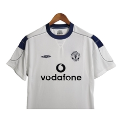 Camisa Retrô Manchester United II 99/00 - Masculina Umbro - Branca com detalhes em azul na internet