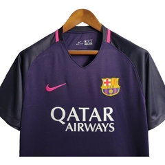 Camisa Retrô Barcelona II 16/17 - Masculina Nike - Roxa com detalhes em rosa na internet