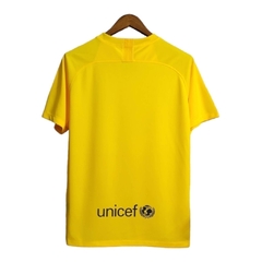 Camisa Retrô Barcelona I 19/20 - Masculina Nike - Amarela com detalhes em vermelho - comprar online