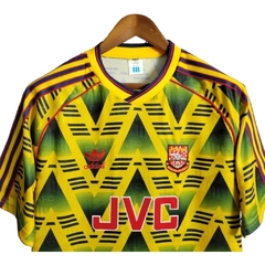 Camisa Retrô Arsenal II 91/93 - Masculina Adidas - Amarela com detalhes em verde e vermelho na internet