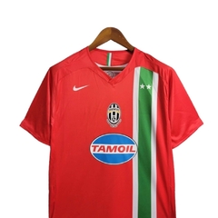 Camisa Retrô Juventus II 2005/2006 - Masculina Nike - Vermelha com detalhes em verde e branco - comprar online