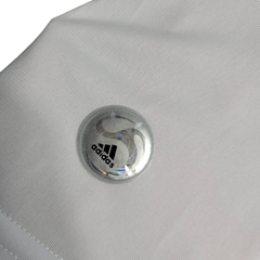 Camisa Retrô Real Madrid I 09/10 - Masculina Adidas - Branca com detalhes em preto e amarelo na internet