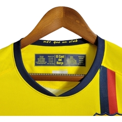 Imagem do Camisa Retrô Barcelona II 08/09 manga longa - Masculina Nike - Amarela com detalhes em azul e vermelho