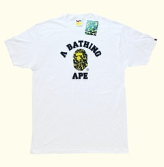 PLAYERA BAPE COLLEGE WHITE