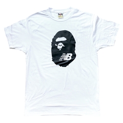 PLAYERA BAPE X NEW BALNCE