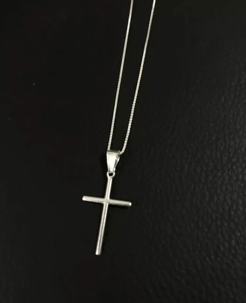 CORRENTE COM PINGENTE CRUZ LISA AÇO INOX