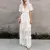Vestido feminino com renda fora do ombro, retalhamento elegante, gola V, alça e