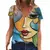 Camiseta feminina com decote em V estampada - comprar online