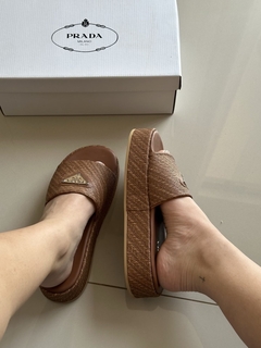 Chinelo Prada - BELLA WALLK