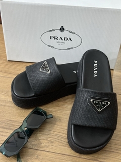 Chinelo Prada na internet