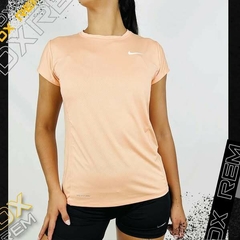 Remera DriFit Cuello U Dama en internet