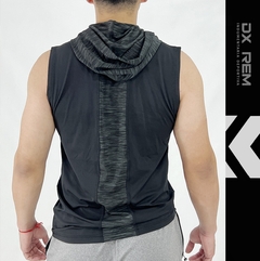 Musculosa con Capucha Hombre - DXREM SGO