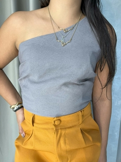 BLUSA CLARA na internet