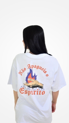 Camiseta Sola oversized branca - 1 Ts 5:19 - comprar online