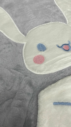 Pijama de Inverno Coelho com bolso tecido tipo pelúcia - loja online