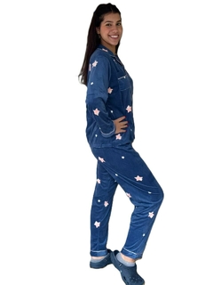 PIJAMA AMERICANO ESTRELAS PLUSH TECIDO QUENTINHO E LEVINHO na internet