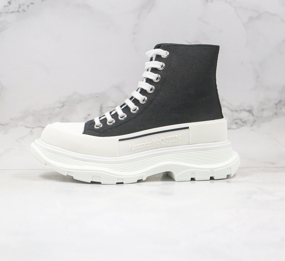 Alexander McQueen Tênis Cano Alto Tread Slick