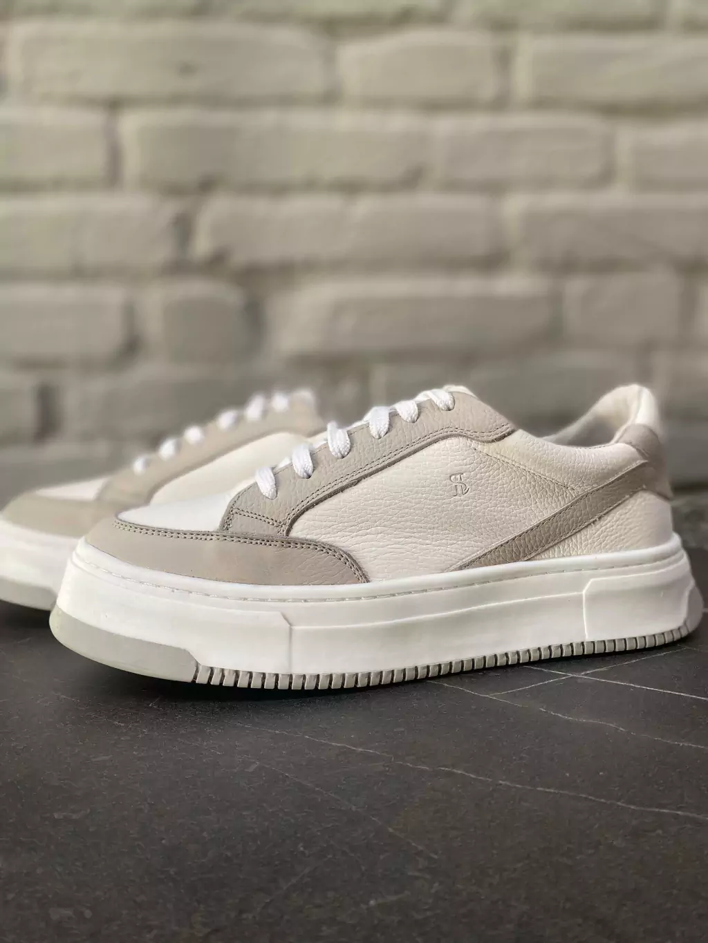 TENIS AUSTIN BRANCO/CINZA
