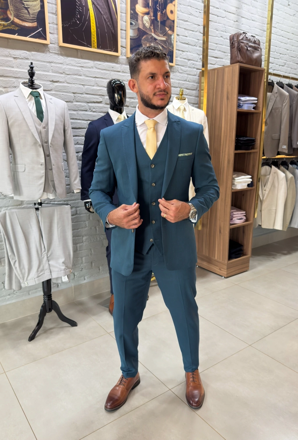 TRAJE CERIMONIAL VERDE PETROLEO LONG LIFE