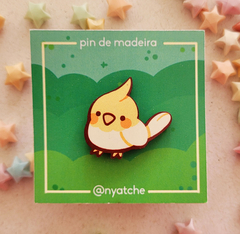 Pins de Madeira Calopsitas na internet