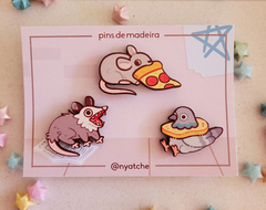 Pins de Madeira Trio do Lixo - comprar online