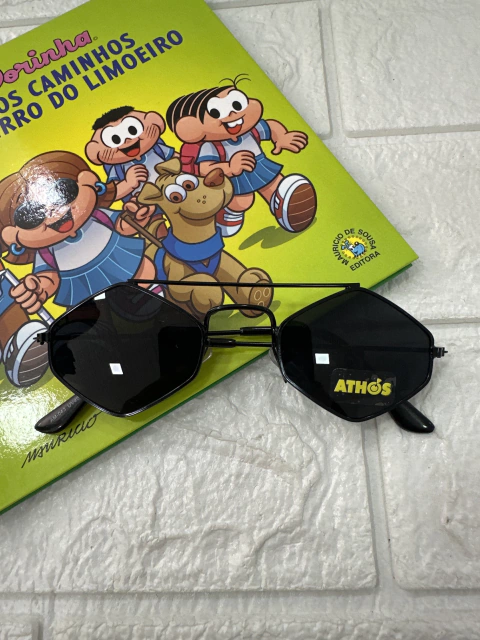 Óculos Solar Infantil AM043 na internet