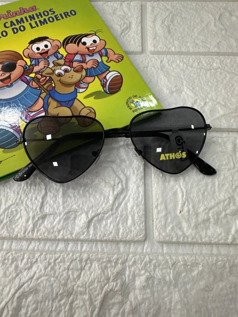 Óculos Solar Infantil Coração na internet