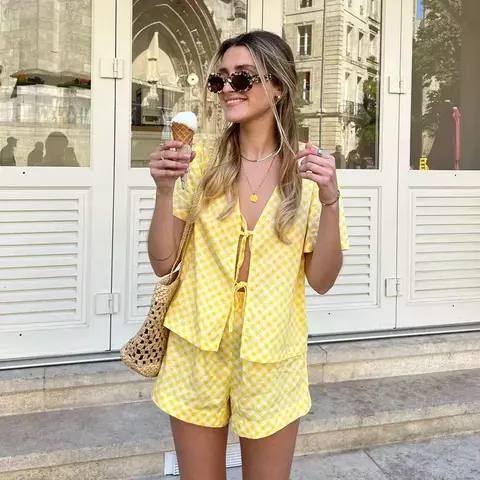 Conjunto Feminino Streetwear – Amarelo Vibrante com Tie-Up