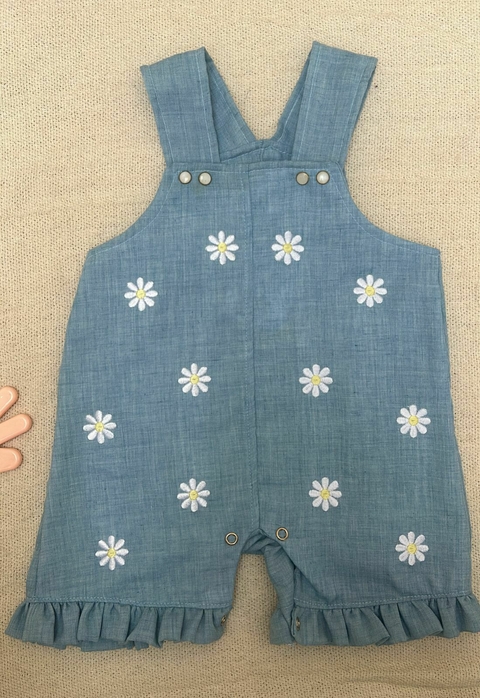 Banho De Sol Bebê Din Don Jardineira Com Margaridas Bordadas