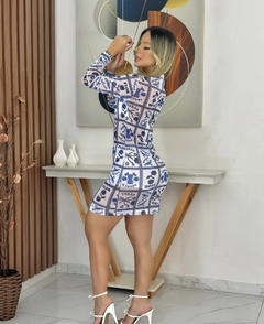 Vestido tule estampado acompanha parte de dentro na internet
