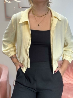 JAQUETA BOMBER AMARELA