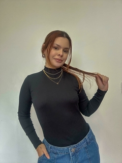 BLUSA MANGA COMPRIDA EM MALHA CANELADA
