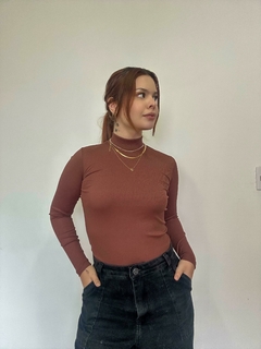 BLUSA MANGA COMPRIDA EM MALHA CANELADA - comprar online