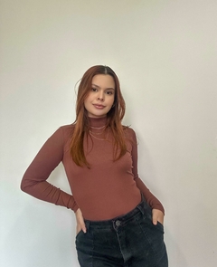 BLUSA MANGA COMPRIDA EM MALHA CANELADA - Béni Concept