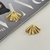 Aretes estilo abanico