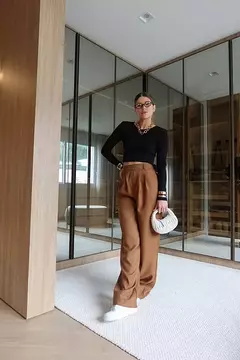 Calça Karen na internet
