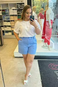 SHORTS ALFAITARIA COM DETALHES E BOTOES - comprar online