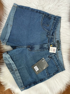 Shorts jeans barra na internet