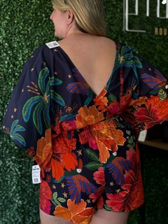 Cropped Morcego Lili na internet