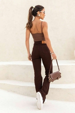 Calça FLARE MARROM REVANCHE - comprar online
