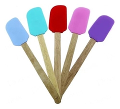Espatula De Silicone Tradicional Com Cabo De Madeira - comprar online