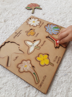 Tablero de encastre de flores