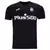 Camisa preta do goleiro da Atalanta, modelo 22/23, com logo da marca Joma e patrocínio Plus500 em destaque.