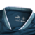 Detalhe do colarinho da camisa Olympique de Marseille II 24/25 da Puma na cor azul.