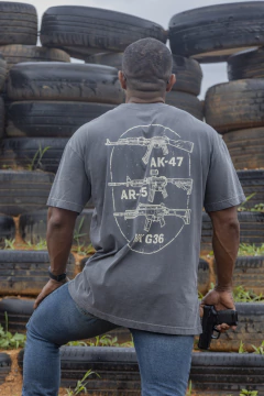 Camiseta Oversized Estonada - Weapons