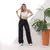 Imagem do Calça Cargo Feminina Wide Leg em Sarja Preta – Tendência Street Style