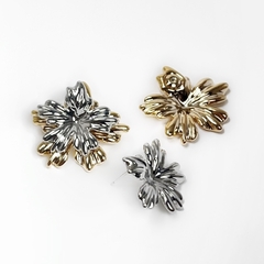 Brinco Flowers Duo 2 Em 1 Dourado/Prata - comprar online