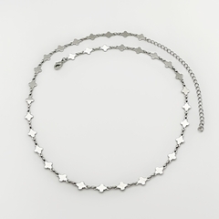 Colar Mini Trevo Metal Longo Prata - comprar online