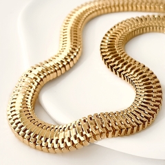 Colar Choker Malha Fita Snake Metal Dourado